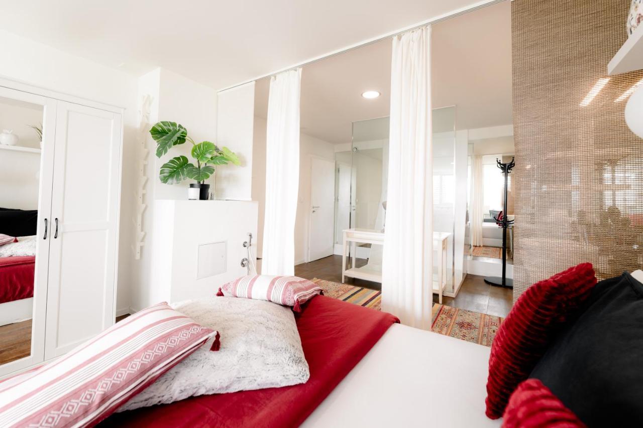 Business Sleeping Place رول المظهر الخارجي الصورة